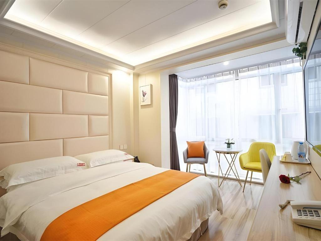 Shell Baoshan District Songbin Road Subway Station Hotel Shanghai