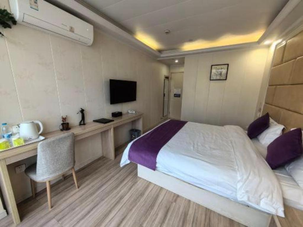 Hotel Shell Baoshan District Songbin Road Subway Station Shanghai
