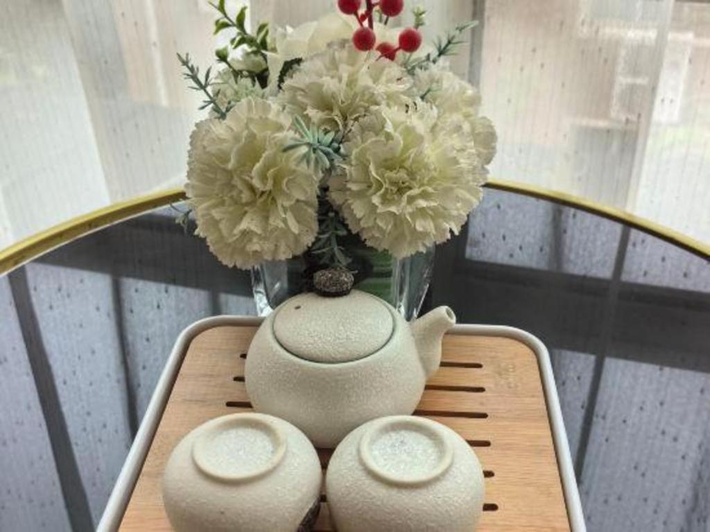 Hotel Shell Baoshan District Songbin Road Subway Station