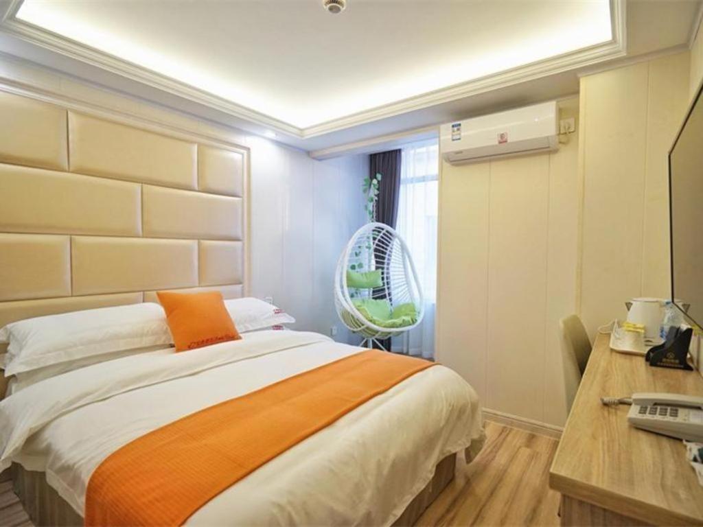 Shell Baoshan District Songbin Road Subway Station 2*