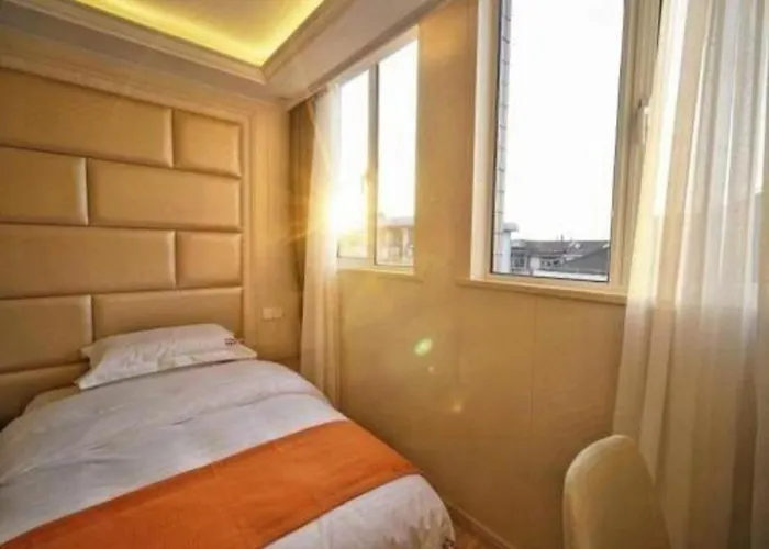 Shell Shanghai Baoshan District Songbin Road Subway Station Hotel