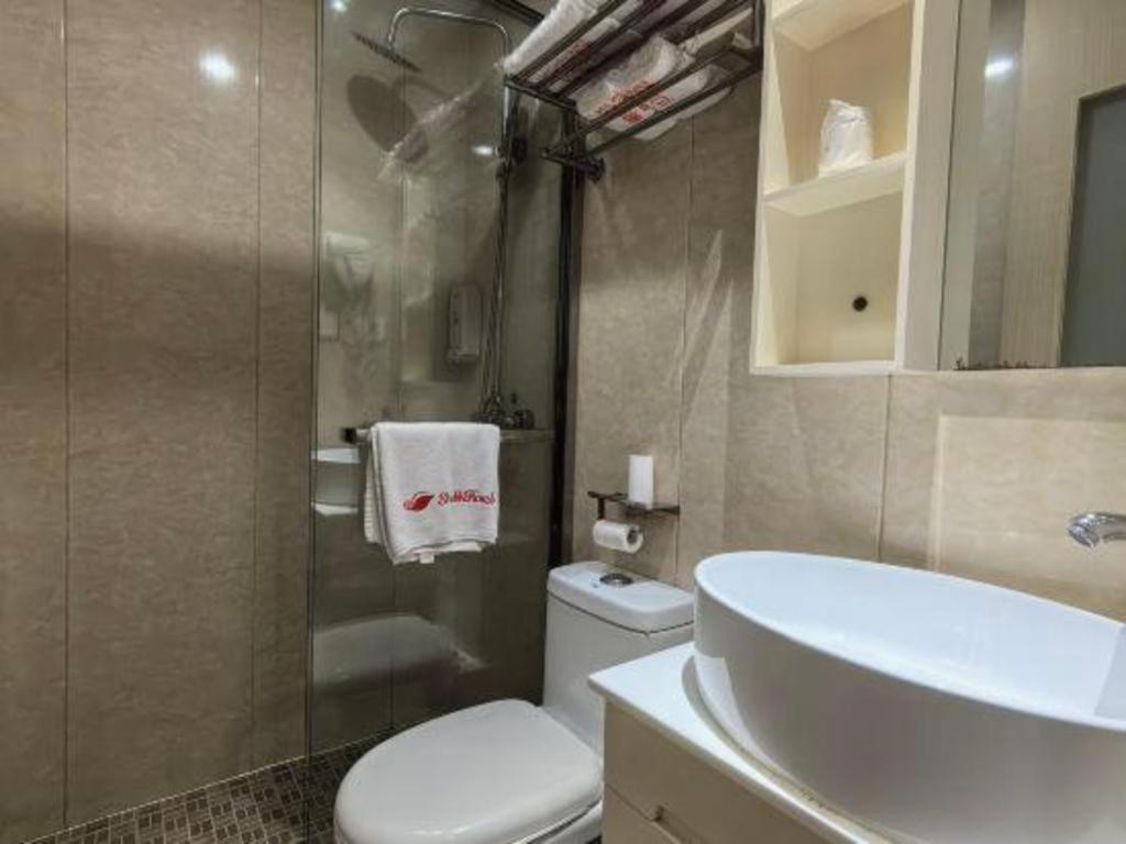 Khách sạn Shell Baoshan District Songbin Road Subway Station 2*