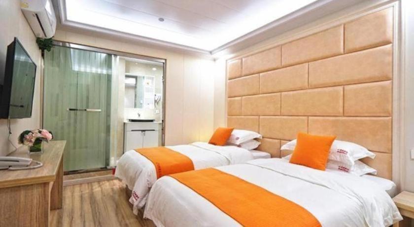 Shell Baoshan District Songbin Road Subway Station Hotel Shanghai