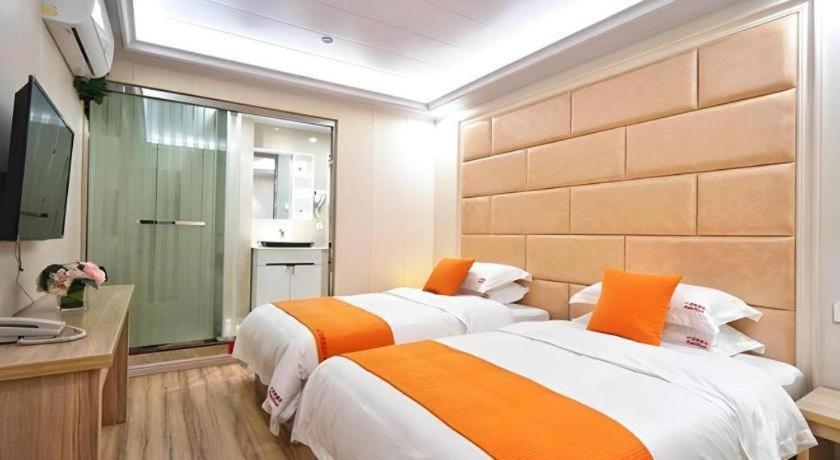 Shell Baoshan District Songbin Road Subway Station Hotel Shanghai